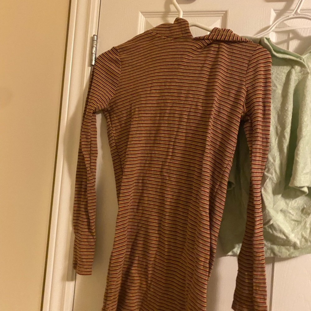 Assorted tops - Picture 10 of 14